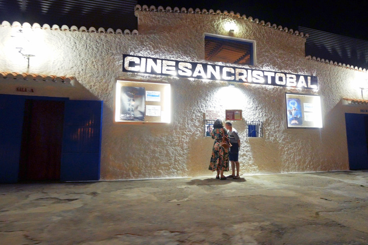11-Entrada cine San Cristóbal
